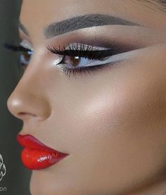 Dramatic Eye Makeup For Wedding, Black Eyeshadow Red Lips, Portfolio Makeup Looks, Dance Show Makeup, Best Dewy Foundation, Bodybuilding Makeup, Glowy Dewy Makeup, Soft Pink Eyeshadow, Lipstick Makeup Tutorial