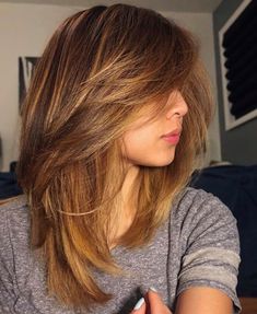 Mid Length Layered Haircuts, Layered Haircuts For Women, Layered Haircuts For Medium Hair, Midlength Haircuts, A Haircut, Shoulder Length Hair Cuts, Mid Length Hair