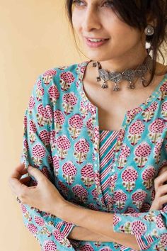 Suit Neck Designs, Salwar Neck Designs, Churidar Neck Designs, Kurti Sleeves Design, New Kurti Designs, Kurta Patterns, Simple Kurta Designs, Designer Kurti Patterns, Simple Kurti Designs