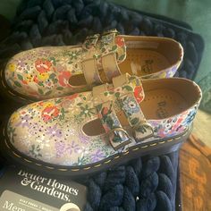 Nwot, Nwob~ Sz 5 Wmns | Deadstock Coquette Dr Martens, Knitting Moodboard, Doc. Artens With Cute Ruffled Floral Socks, Dr Martens Addina Flower, Twee Fashion, Gay Clothes, Flowery Doc Martens, Dr Martens Floral Boots, Leather Mary Jane Shoes