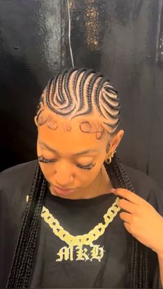 Check out 60 cute freestyle curvy cornrows aka Alicia Keys braids hairstyles that are trending right now. Freestyle Braids, Hairstyles Trending