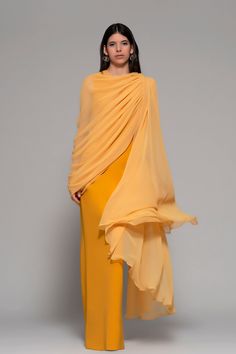 Sleeveless column dress with scarf – HerTrove Ellie Saab, Isabel Sanchis, Dress With Scarf, Dress With Cape, Column Skirt, Mode Abaya, Column Dress, Cape Dress, Abayas Fashion