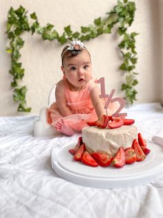 6months Photoshoot Ideas With Cake, Cake Smash Indoor, 6 Month Smash Cake, 6 Month Cake Smash, 6 Month Baby Cake, 6 Months Birthday Cake, 6 Months Photoshoot Ideas, 1/2 Birthday Cake 6 Months, 6months Photoshoot Ideas