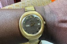 Rare vintage Vulcain mens watch works and keeps time. This is a must have for rare watch collectors. Watch Movement, Wristwatch Men, Wrist Watches, Favorite Jewelry, Wrist Watch, Jewelry Watches, It Works, Accessory Gift, Display Homes