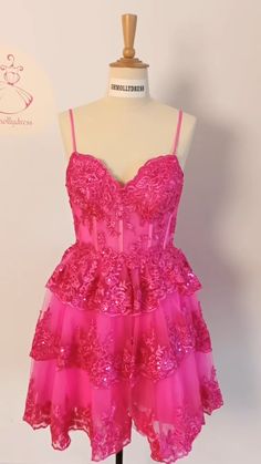 spaghetti straps hot pink appliques tiered layered short homecoming dress party dress #homecomingdress #homecoming2024 #hocodress #winterformal2025 #graduationdress #partydress #winterformaldress #fallball #balldress #highschoolball #juniorpromdress #pageantdress #cocktaildress #minidress #partydress #sweet16dress #birthdaydress #concertoutfit Cute Hoco Outfits, Dresses For 8th Grade Formal, Ruffle Hoco Dress, Hoco Dresses Aesthetic, Layered Short Dress, School Dance Outfits, Short Princess Dress, Pretty Homecoming Dresses, Hoco 2024