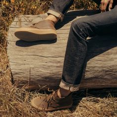 Mens - Maslon Desert Boot - Kona – SeaVees Desert Boots Men Outfit, Casual Boots For Men, Boots Men Outfit, Mens Rugged, Men In Heels, Mens Boots Casual, Desert Boot, Genuine Leather Boots, Boots For Men