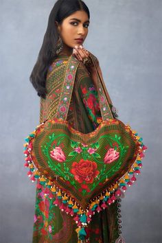 Buy Green Floral Dil Saaz Marya Heart Print Bag by Torani Online at Aza Fashions. Tree Of Life Leather Purse, Heart Shape Bag, Boho Chic Bags, Heart Shaped Bag, Handmade Fabric Bags, Boho Tote Bag, Unique Tote Bag, Ethnic Bag, Potli Bags