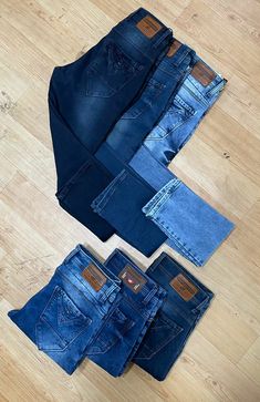 Jeans Photography, Denim Photography, Flatlay Clothes, Clothing Store Displays, Mens Clothing Store, Mens Casual Outfits Summer