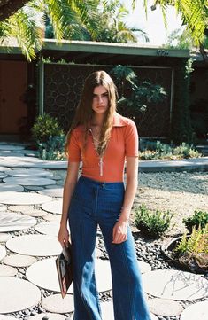 70s Inspired Modern Fashion, 1970 Rock Fashion, 70s Womens Outfits Casual, 70s Feminine Fashion, 70s Fashion Women 1970s Outfits, 70s Womens Outfits Summer, 70s Style Outfits Women, 1970s Style Women, 70s Fashion Aesthetic Women