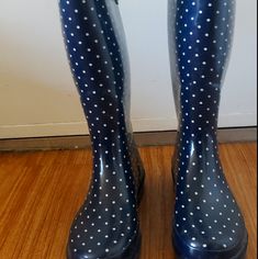 Brand New Chooka Polka Dots Rain Boots. Wome's Mid-Height. Only Used One Time. Perfect Condition Polka Dot Rain Boots, Winter Rain, Rain Boots, Polka Dots, Brand New, Women Shoes, Boots, Women Shopping, Black