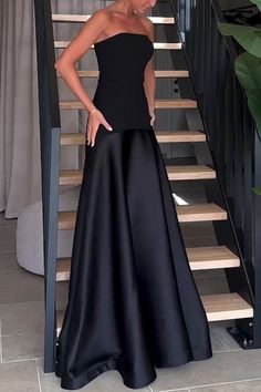 Dress Maxi Elegant, All Black Wedding Guest Attire, Fancy Black Outfit, Off The Shoulder Formal Dress, Flare Gown, Fitted Maxi Dress, Elegant Party Dresses, Timeless Dress