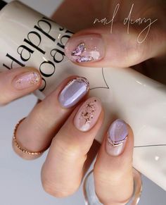 Virgo Nails Designs Short, Glamour Nails Designs, Nail Art Untuk Kulit Sawo Matang, Gold Floral Nails, Minimal Nails Art, Beauty Hacks Nails, Subtle Nails