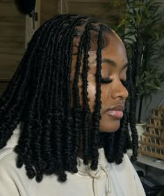 Short Soft Locs With Barrel Ends, Short Locs With Curls, Short Soft Locs Hairstyles, Locs Styles, Short Locs, Soft Locs, Braids Ideas, Braided Hairstyles For Black Women Cornrows, Short Locs Hairstyles