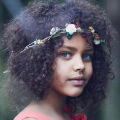 Beautiful metis girl with nappy hair and green eyes. Pretty rustic flower head band DIY. Girl With Curly Hair, Airbrush Art, Natural Hair Inspiration, Foto Art, Black Is Beautiful, Beautiful Eyes, Her Hair, Beautiful Hair, Curly Hair