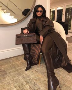 Mode Monochrome, Looks Kylie Jenner, Estilo Kylie Jenner, Army Women, Monochrome Outfit, Jenner Outfits, Brown Outfit, Fall Fashion Outfits, Nottingham