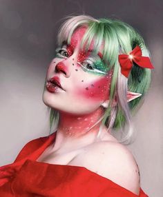 Sfx Christmas Makeup, Elf Makeup Christmas, Creative Christmas Makeup Looks, Christmas Theatre, Christmas Clown, Christmas Elf Costume, Christmas Eye Makeup