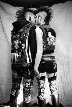 Punk Couples, Punk Couple, Tatto Boys, Punk Love, Punk Boy, Punk Culture, Crust Punk, Punk Pins, Punk Clothing