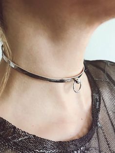 A minimalist design on Sterling silver 925 fully handmade.This choker upgrades all outfits. All of my pieces are fully handcrafted please allow for small variances from piece to piece, as this is the feature of owning one of the kind handmade jewelry. It might also like https://www.etsy.com/listing/510180247/sterling-silver-braceletsterling-silver https://www.etsy.com Feel free to ask me for personal orders or further questions. Choker Simple, Simple Choker, Choker Silver, Sterling Silver Choker, Boho Choker, Silver Choker, Choker Necklaces, Necklace Sterling Silver, Sterling Silver Necklace