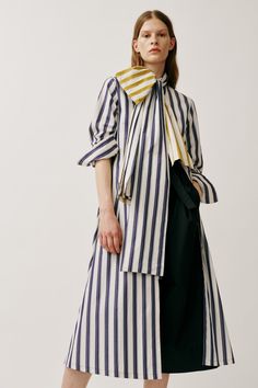 Odeeh Berlin Spring 2022 Fashion Show | Vogue Striped Blouses, Linen Clothing, Career Wear, Striped Tie