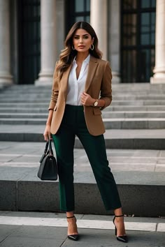 Women’s Fashion Winter Work, Women’s Business Wear Winter, Classic Women Outfit, Women's Business Outfits, Business Boss Lady Outfit, Woman Business Casual Outfits, Casual Boss Lady Outfit, Business Women Clothes, Business Women Style