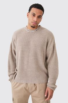 Men’s knitwear has come a long way, which means you can now keep your look cool while you stay warm in our selection of jumpers and cardigans for men. A staple to add into your off-duty rotation, the crew neck jumper is an ideal transition layer that works day to night and smart to casual. If you are looking to up your sweater game without needing to put in any extra effort, our selection of cable knit jumpers is all you need to wear when the cold season kicks in. Looking for a more sophisticated combo? Layer a roll neck jumper under a blazer and finish off with skinny jeans and smart shoes. Sweater Mens Outfits, Jumper Designs, Plus Size Joggers, Suits Prom, Going Out Trousers, Fluffy Texture, Pull Oversize, Notes Style, Party Mode