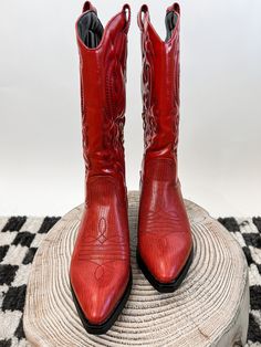 Embroidered Cowboy Boots, Cowboy Men, Ferrari Red, Graduation Outfit, Real Style, Shoe Obsession, Country Girls