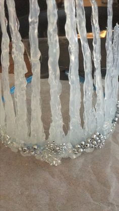 Snow Queen Crown Diy, Ice Queen Crown Diy, Ice Crown Diy, Winter Costume Ideas, Ice Queen Crown, Ice Princess Costume, Snow Crown, Ice Costume