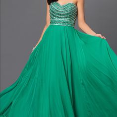 Floor Length, Worn For Pictures Only. No Alterations Emerald Green Gown, Beading Design, Emerald Dress, Emerald Dresses, Green Gown, Sherri Hill Dresses, Sherri Hill, Evening Gown, Emerald Green