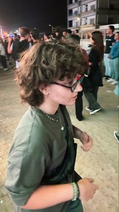 Haircut Aesthetic, Grunge Summer Outfits, Mullet Hair, Grunge Summer, Curly Hair Care Routine, Androgynous Outfits, Inspo Fits, Haircut Style, Mullet Hairstyle