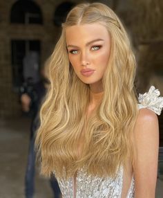 Hair Stayl, Hair Styles For Long Hair, Styles For Long Hair, Hairstyles List, Golden Blonde Hair, 90s Hairstyles, Hair Fashion, Dark Blonde, Hair Inspiration Color