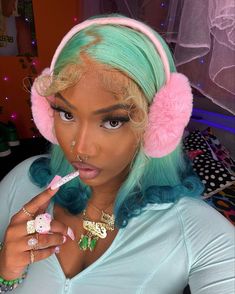 Makeup 2000s, Y2k Cybercore, Quick Natural Hair Styles, Dyed Hair Inspiration, Pretty Hair Color, Dye My Hair, Hair Inspiration Color, Baddie Hairstyles, Hair Inspo Color