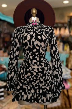 Quince Fits, Cowgirl Dresses, Classy Gowns, Casual Wear Dress, Shirred Dress, Penteado Cabelo Curto, Cowgirl Outfits, Daily Dress, Stylish Girl