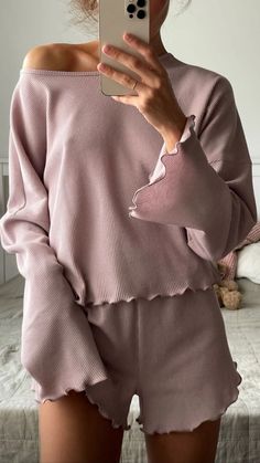 Aesthetic Pyjamas Outfit, Pajama Sets Aesthetic, Pyjamas Cute Nightwear, Trendy Pjs, Homewear Outfit, Psychology Of Color, Outfits For Moms