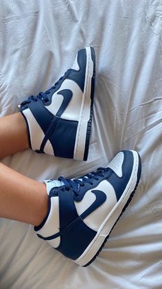 Navy Dunks, Sneaker Trend, Shoes Aesthetic, Aesthetic Ootd, Trendy Shoes Sneakers, Dr Shoes, Nike Shoes Girls, Basket Style, Jordan Shoes Girls