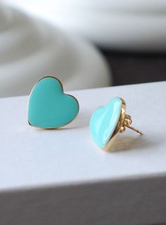 "noт all тнoѕe wнo wander are loѕт" The Bling Ring, Chic Summer Style, Tiffany Earrings, Aqua Mint, Jewellery Earrings, Tiffany And Co, Heart Studs, Pretty Shoes, Blue Heart