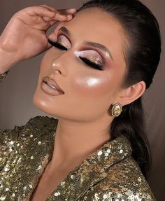 Full Glam Makeup Looks Glitter, Buchona Makeup, Grunge Eye Makeup, Makeup Highlight, Birthday Makeup Looks, Indian Bride Makeup, Sparkly Makeup, Bridal Eye Makeup, Makeup For Black Skin