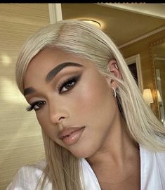 Stile Kylie Jenner, Vegas Makeup, Ball Makeup, Kim Kardashian Makeup, Prom Eye Makeup, Soft Glam Makeup, Jordyn Woods, Glam Makeup Look, Makijaż Smokey Eye