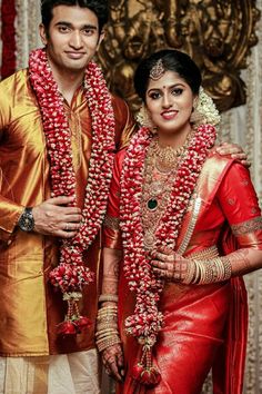 Visit Matchfinder for Kerala brides and grooms. Hindu Wedding Flower Mala, Wedding Poomala Kerala, Bridal Garland South Indian, Bridal Malai Indian Weddings, Garland For Marriage, Kerala Wedding Garland, Wedding Garlands South Indian Marriage, Reception Garland South Indian, Garland For Wedding Indian Bride