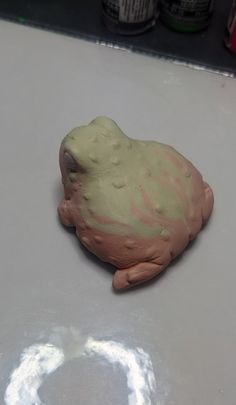 Candy frog clay figurine Clay Sculpture Ideas, Monster Clay, Clay Artwork, Animals Crafts, Super Sculpey, Mixed Media Diy, Making Clay, Artwork Ideas