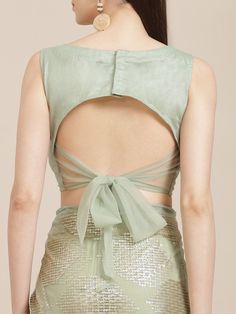 Blouse Design From Back, Blouse For Netted Saree, Back Less Blouse Designs For Saree, Green Lehenga Blouse Designs, Minimal Saree Blouse Design, Blouse Ideas For Saree Back, Blouse Stylish Design, Tops As Blouse For Saree, Net Blouses Designs