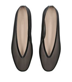 Find LE MONDE BERYL Mesh Luna Ballet Flats on Editorialist. Le Monde Beryls aesthetic combines Venetian traditions with contemporary elegance to produce pieces that will complement your modern style. The Luna ballet flats are crafted from fine mesh complete with smooth leather trim, easily slipping onto the foot thanks to their minimalist profile. Mesh Ballet Flats, Minimalist Profile, Ballet Flats Black, Mesh Flats, Elegant Flats, Fine Mesh, Brown Flats, Black Ballet Flats, Mesh Shoes