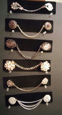 Different Belt Styles, Steampunk Fantasy Aesthetic, Oc Accessories Ideas, قلادات متدلية, Victorian Accessories, Collar Accessories, Dress Clips, Collar Clips, Fest Outfits