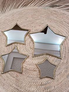 set of 4 Brass Mirror, Handmade in Morocco - Stat Mirrors ( Golden Metal In the Back of Mirrors ) For a great view of the light, combine different layouts with our Lot of four mirrors in an elegant and sophisticated design! Fall for this novelty, a beautiful Water Drop-shaped mirror is placed on the wall. Decorating with colorful outfits will add subtlety and brighten your room. Feel free to group several items around this mirror, for a very personal touch. we offers you a wide range of mirrors Small Mirror Wall Decor, Witch Eyes, Star Mirror, Spiegel Gold, Mirror Handmade, Geometric Mirror, Starburst Mirror, Wall Decorating, Wall Decor Nursery