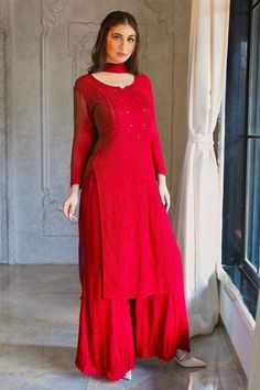 Red Kurti Design, Red Kurti, Kurta Palazzo Set, Red Kurta, Simple Frocks, Churidar Designs, Anarkali Dress Pattern, Salwar Kamiz