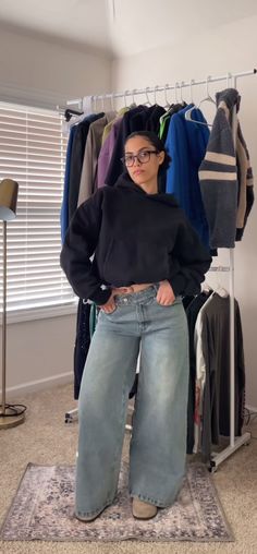 Low Rise Jeans Outfit, Causal Outfits, Vintage Fits, Low Rise Jeans, Dream Wardrobe, Fitness Inspo, Jean Outfits