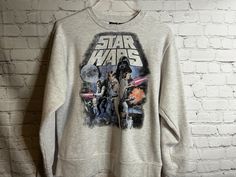 Star Wars Sweater, Star Wars Crochet, Star Wars Vintage, Geek Clothes, Star Wars Sweatshirt, Star Wars Outfits, Graphic Tee Outfits, Star Wars Logo, Vintage Star Wars