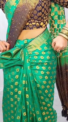 Very simple trick for heavy silk saree | #sareedrapingforbeginners #fash... Pattern Blouses For Sarees, Heavy Silk Saree, Silk Saree Blouse Design, Silk Saree Blouse Pattern, Blouse Designs For Silk Sarees, Sari Draping, Saree Drapes, Silk Saree Blouse Designs Patterns, Saree Blouse Styles