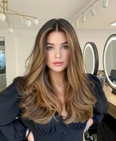 Balayage Hair Latina, Camila Coelho Hair, Honey Blonde Balayage Curly Hair, Brown Eyes Hair Color Ideas, Hair Color For Warm Skin Tones, Hair Color For Brown Eyes, Sunkissed Hair, Baby Lights