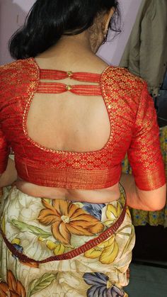 Double Hands Blouse Designs, Katori Blouse Designs, Back Design Blouse, Katori Blouse, Chudidhar Designs, Cutwork Blouse, Cotton Saree Blouse Designs, Model Blouse