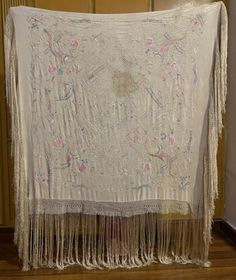 Manila, Weeding, Piano Shawl, Chinese Vintage, Tear Off, Studio Light, Silk Roses, Embroidered Silk, Dress Code